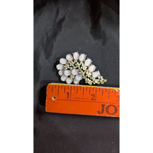 Vintage BSK Pink & Clear Rhinestone Floral Leaf Brooch Pin Costume Jewelry 2.5" - Picture 4 of 9